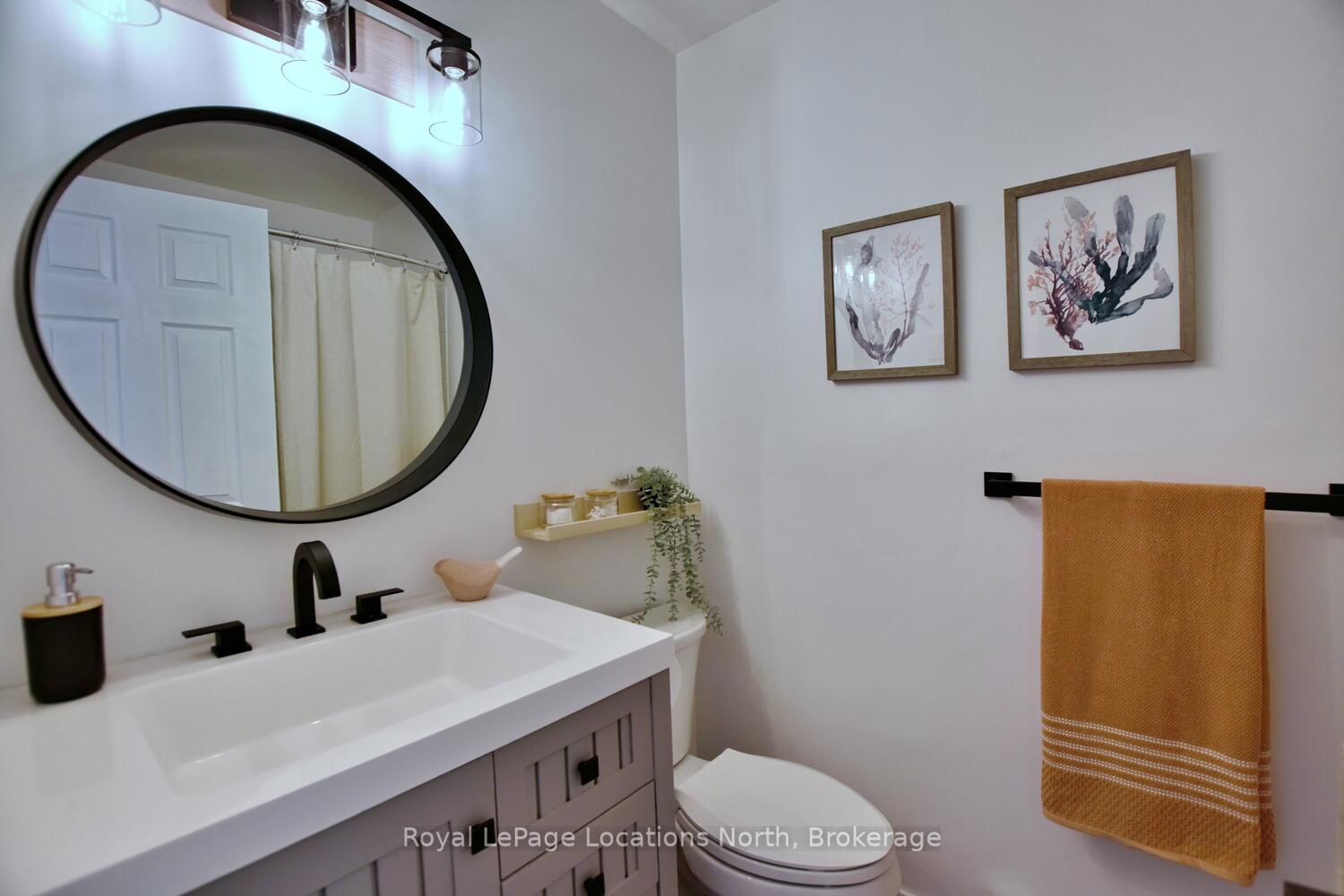 Photo 43 of 207 Escarpment Crescent, Collingwood — HOMEH