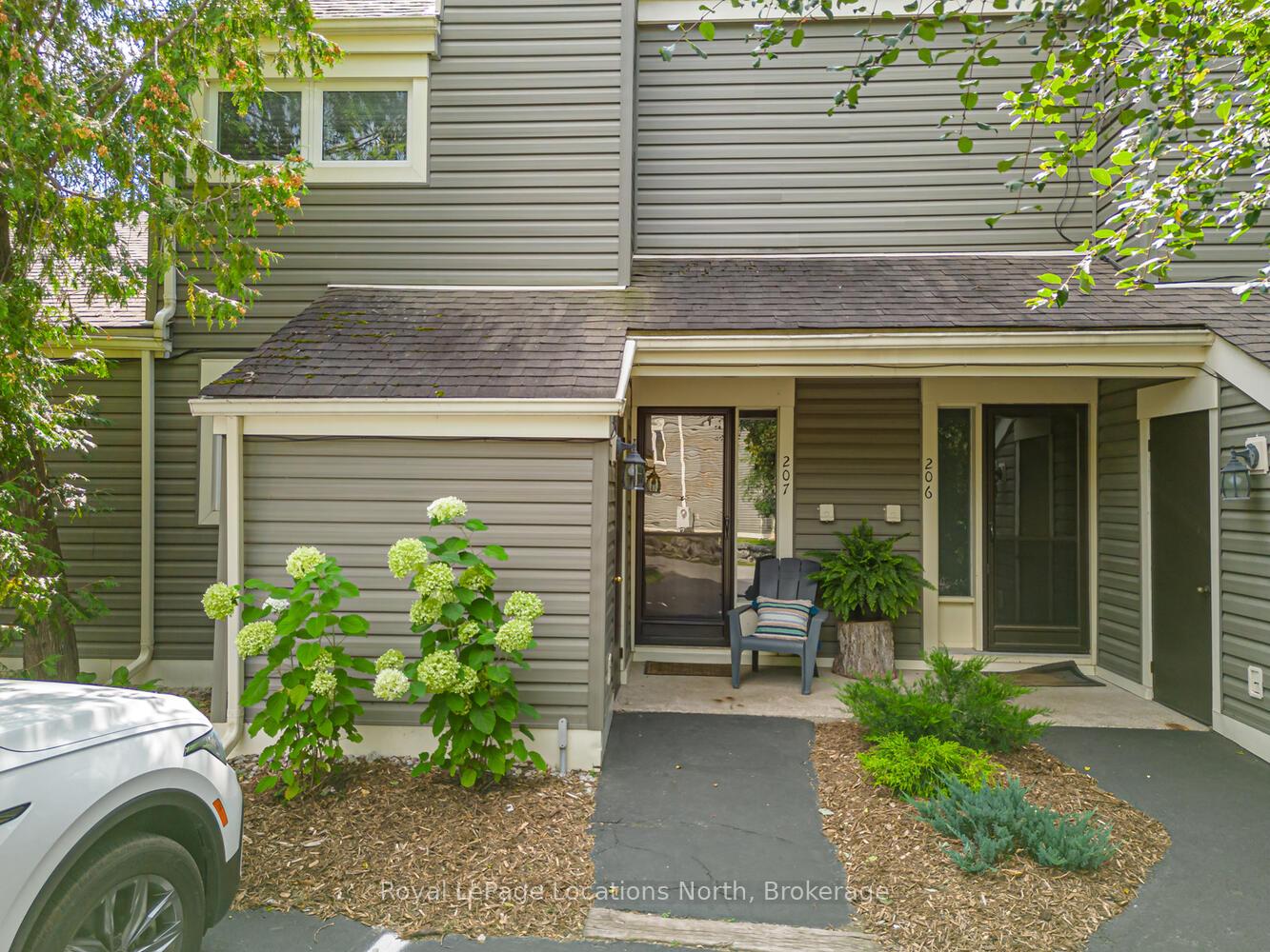 Photo 44 of 207 Escarpment Crescent, Collingwood — HOMEH