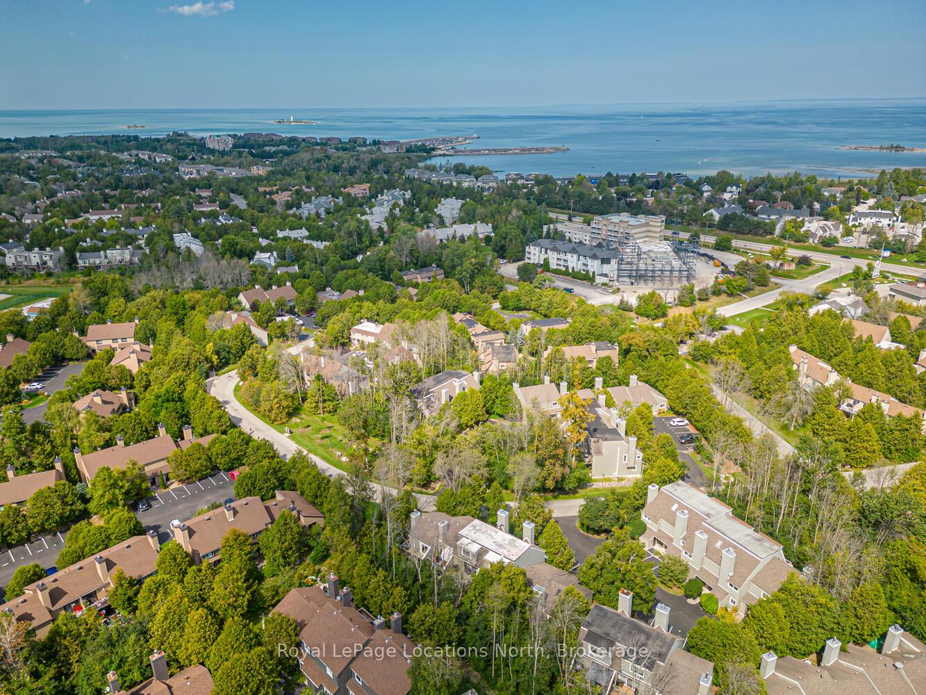 Photo 47 of 207 Escarpment Crescent, Collingwood — HOMEH