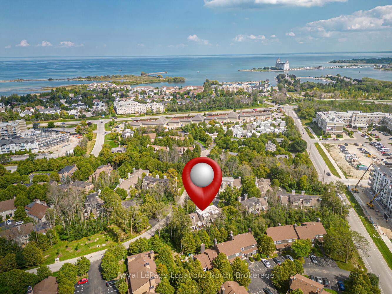 Photo 48 of 207 Escarpment Crescent, Collingwood — HOMEH