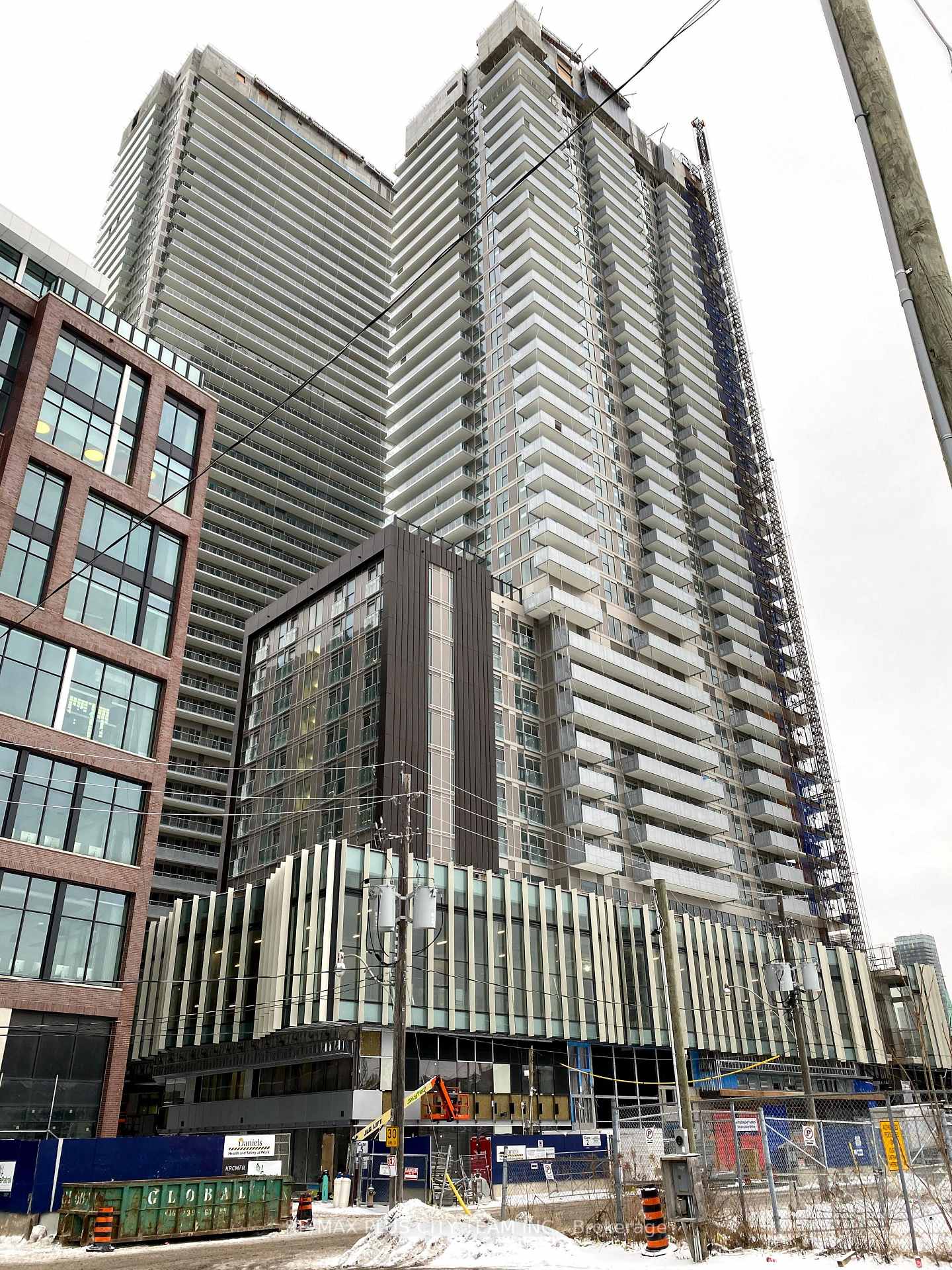 Front of Unit 2203, 20 Richardson Street