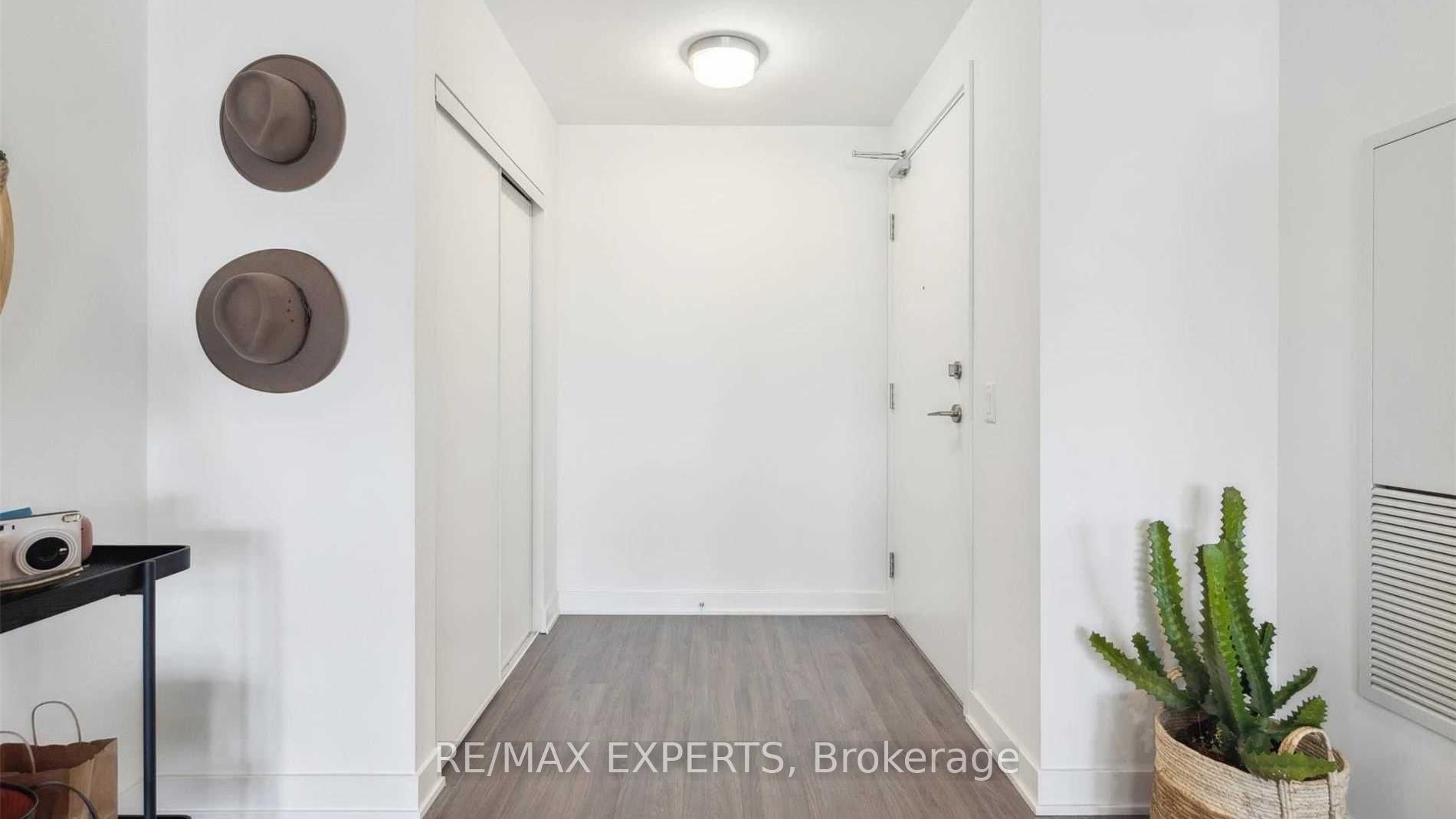 Photo 5 of Unit 204, 681 Yonge Street, Barrie, Painswick South — HOMEH