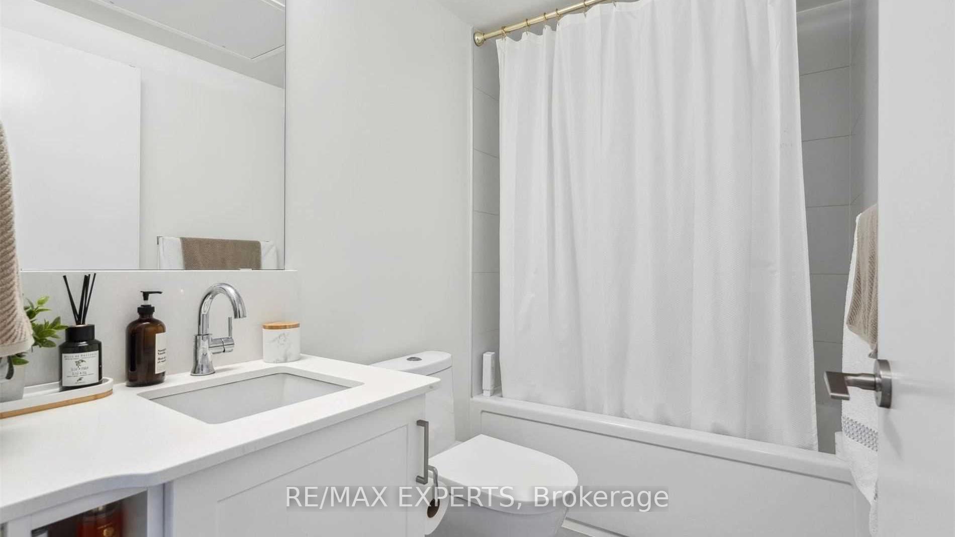 Photo 16 of Unit 204, 681 Yonge Street, Barrie, Painswick South — HOMEH