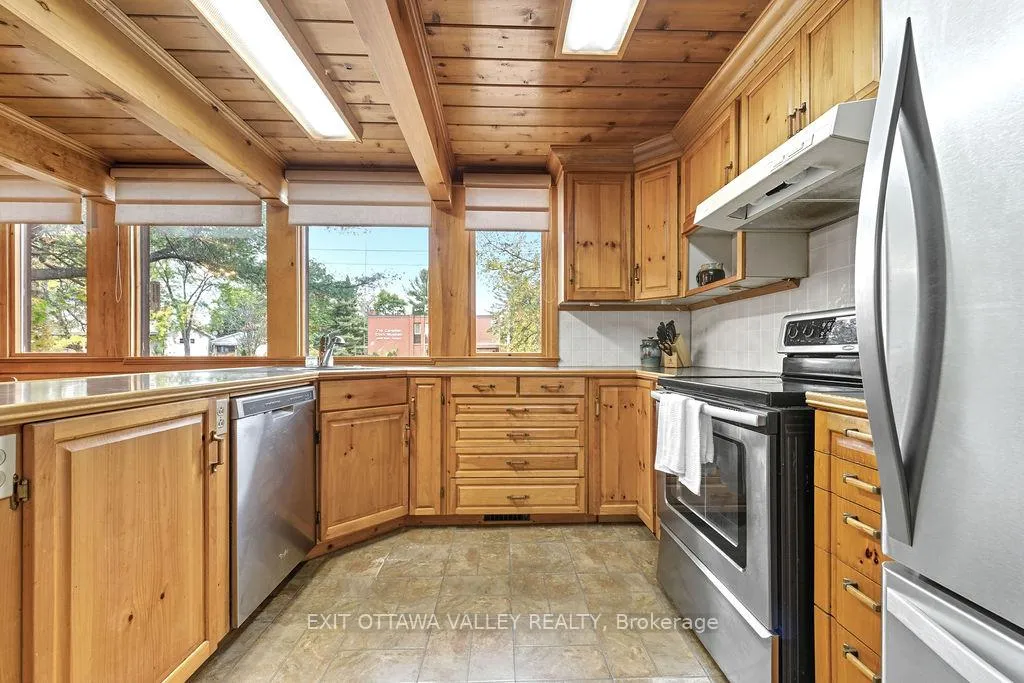 Photo 9 of 53 James Street, Deep River, Deep River — HOMEH