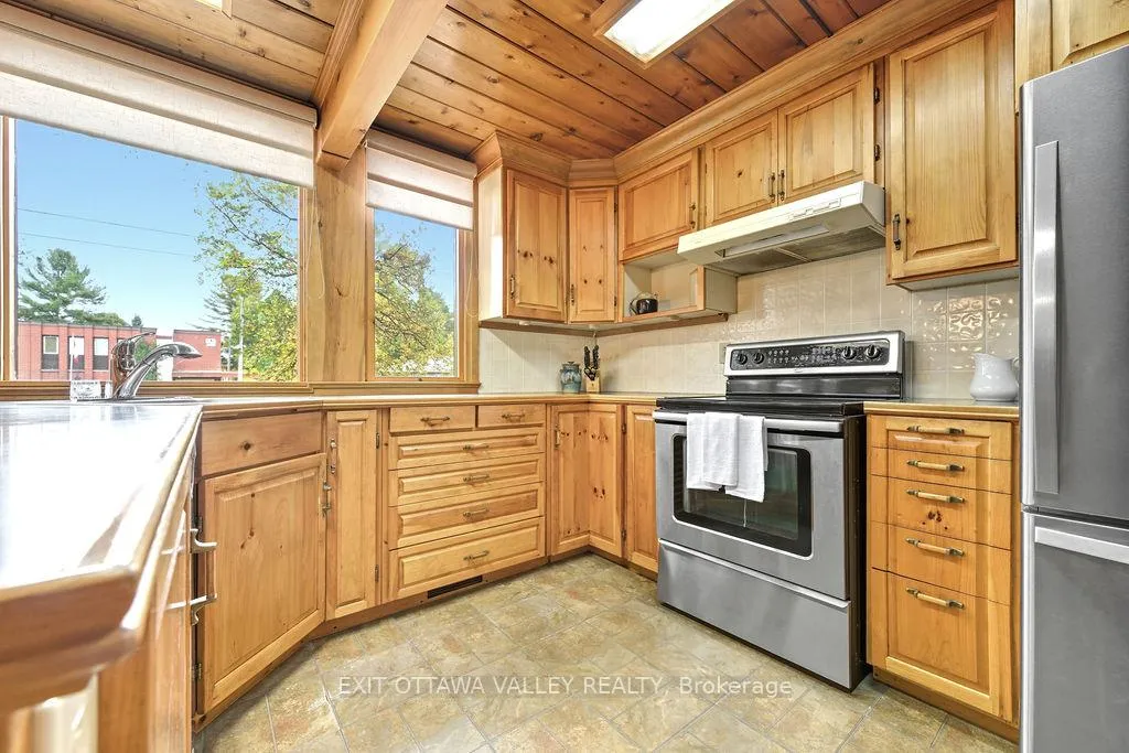 Photo 11 of 53 James Street, Deep River, Deep River — HOMEH