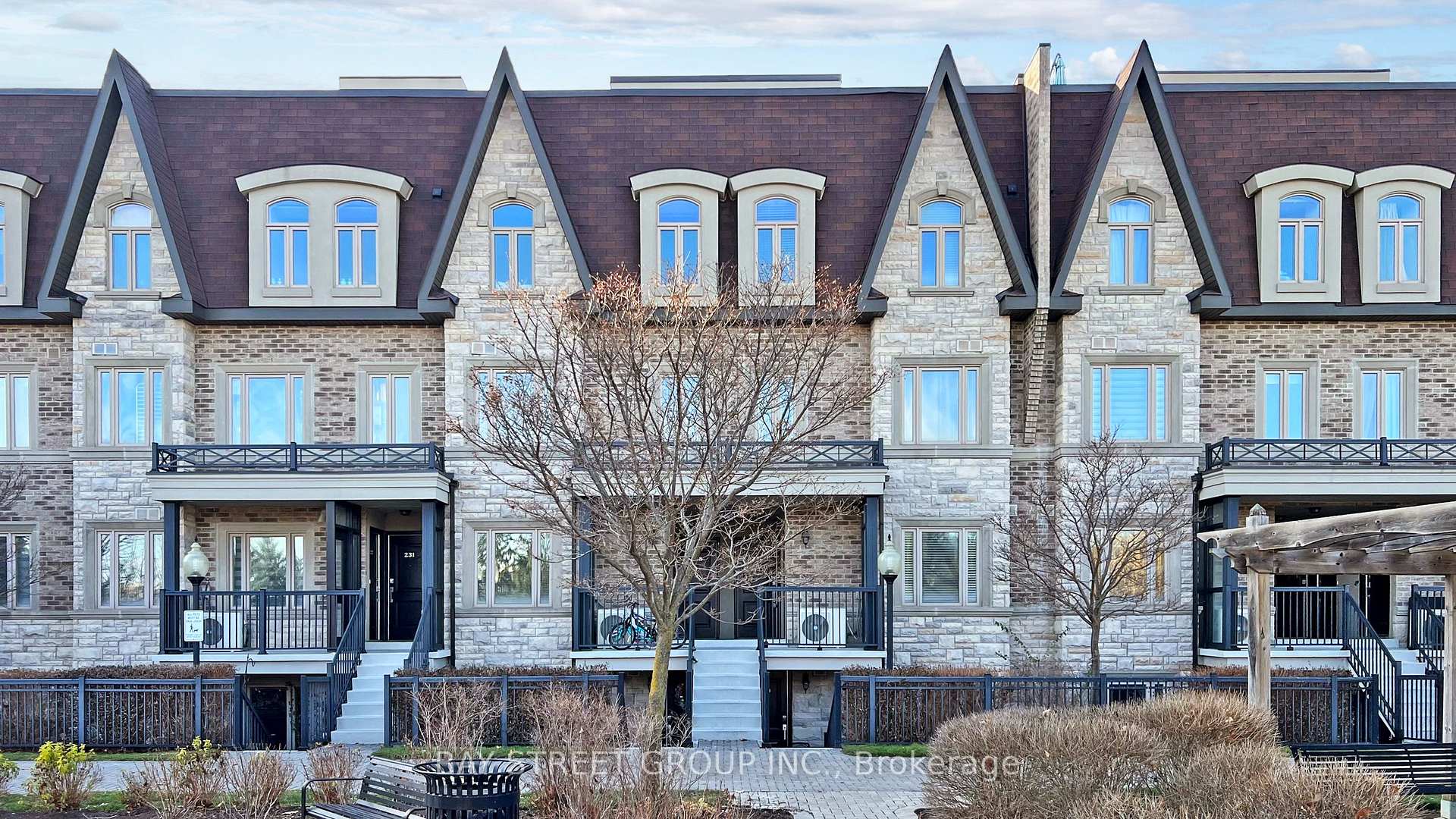 Front of Unit 227, 320 John Street
