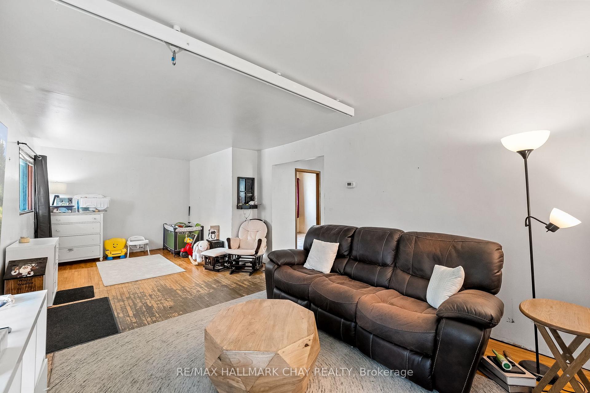 Photo 9 of 16 Elgin Street, Ajax, Central — HOMEH