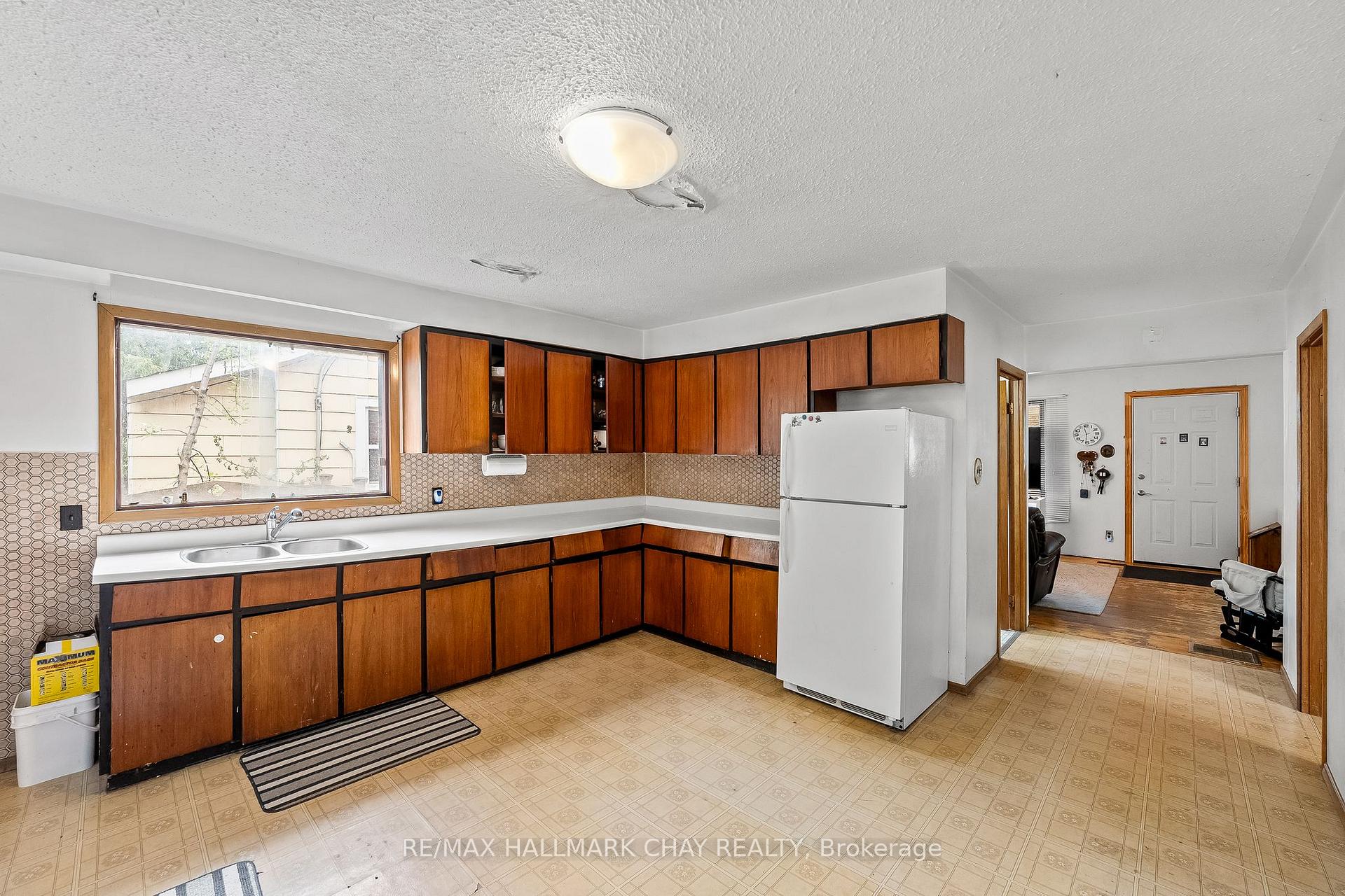 Photo 10 of 16 Elgin Street, Ajax, Central — HOMEH