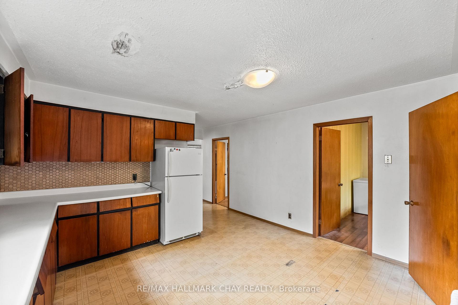 Photo 12 of 16 Elgin Street, Ajax, Central — HOMEH