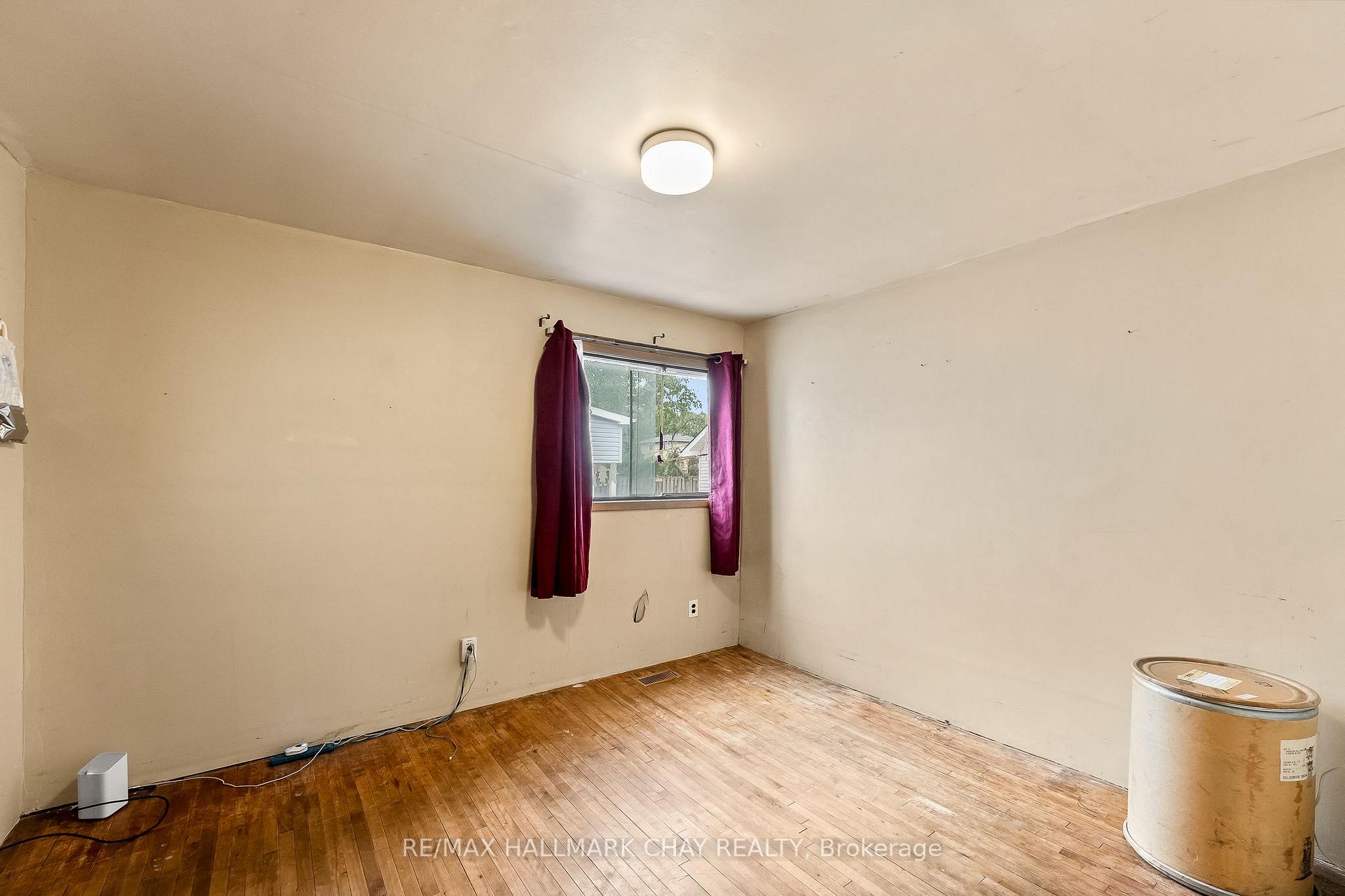 Photo 13 of 16 Elgin Street, Ajax, Central — HOMEH