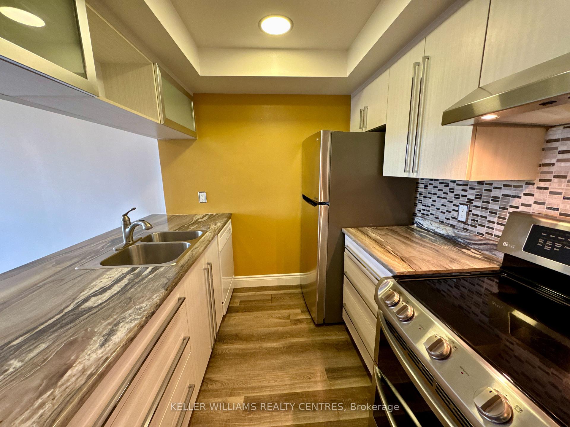 Photo 3 of Unit 712, 75 Ellen Street, Barrie, City Centre — HOMEH