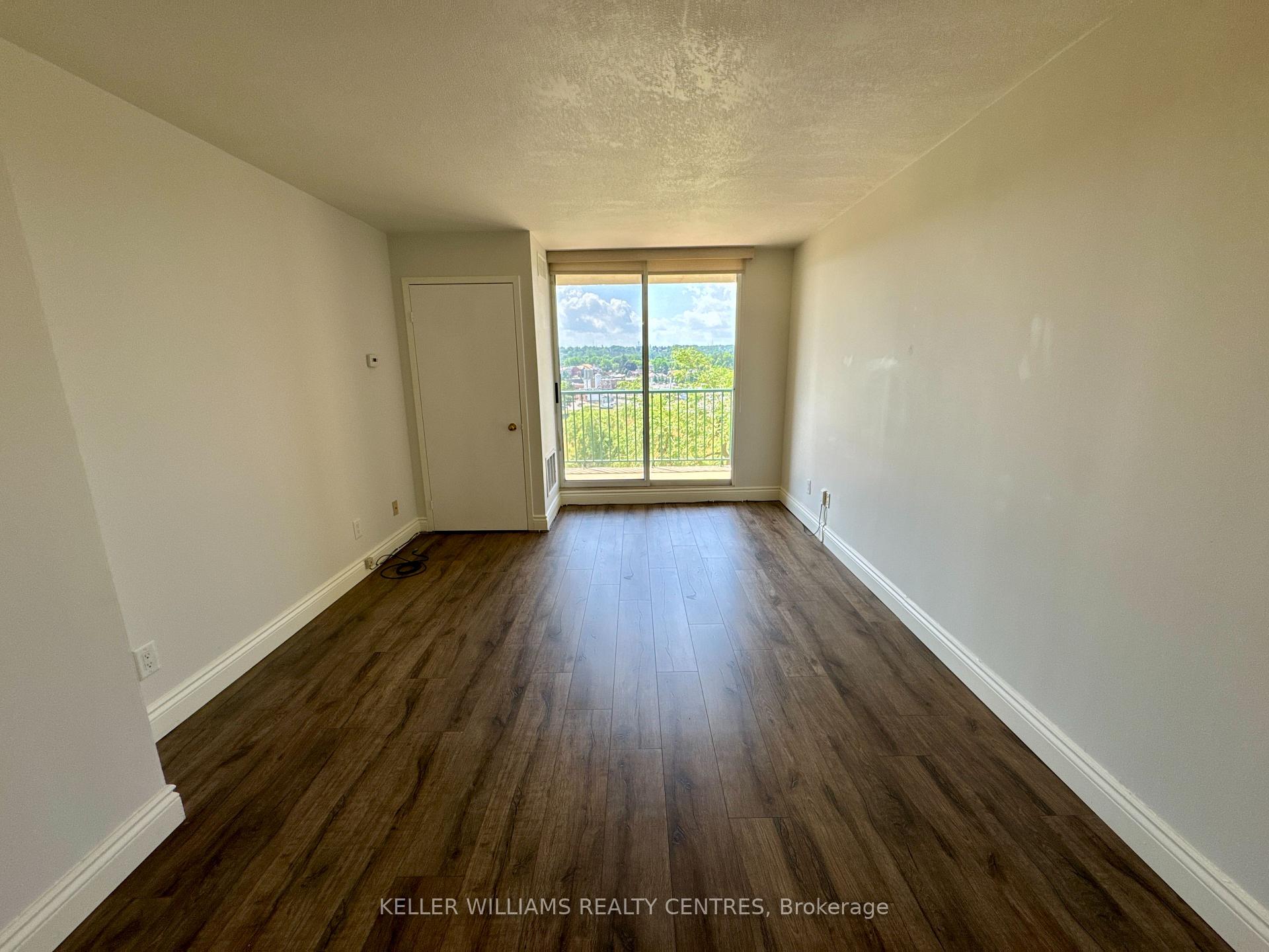 Photo 7 of Unit 712, 75 Ellen Street, Barrie, City Centre — HOMEH
