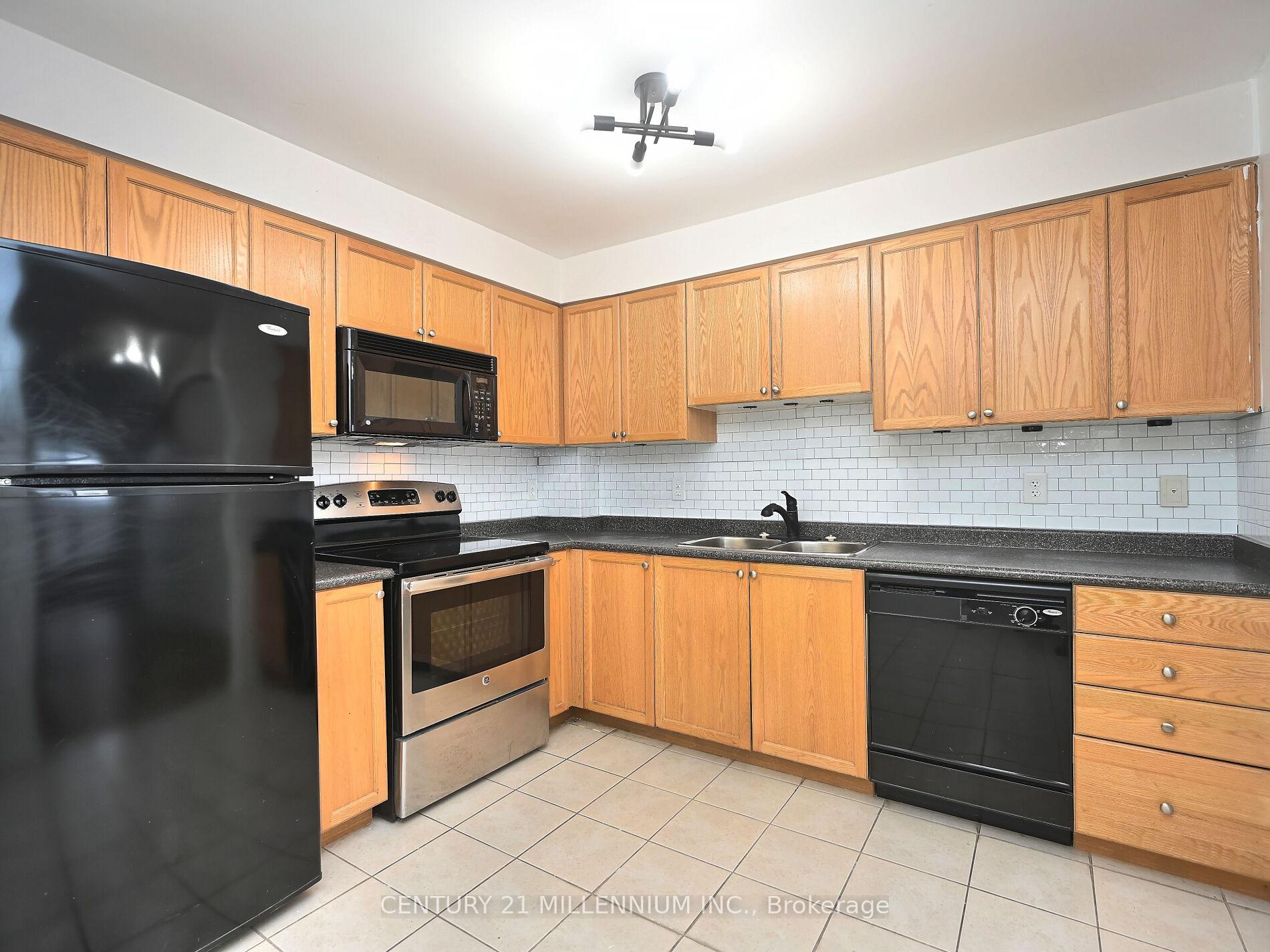 Photo 16 of Unit 1209, 8 Dayspring Circle, Brampton, Goreway Drive Corridor — HOMEH