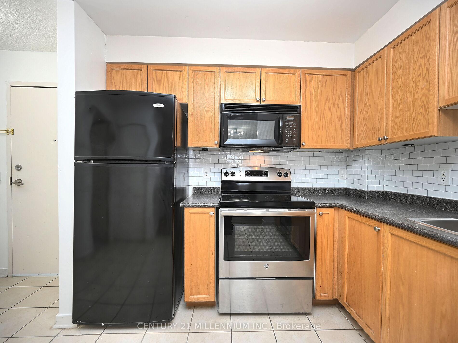 Photo 12 of Unit 1209, 8 Dayspring Circle, Brampton, Goreway Drive Corridor — HOMEH
