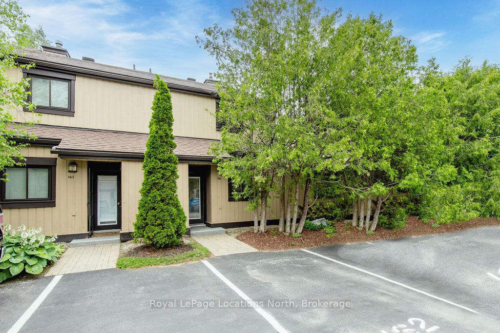 Photo 3 of 162 Escarpment Crescent, Collingwood — HOMEH