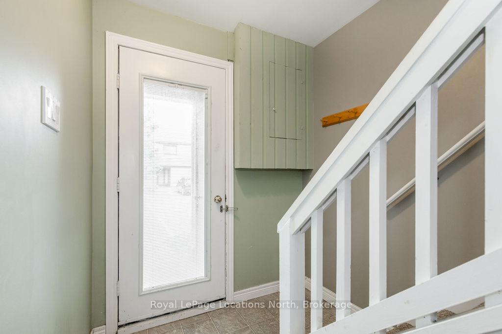 Photo 6 of 162 Escarpment Crescent, Collingwood — HOMEH