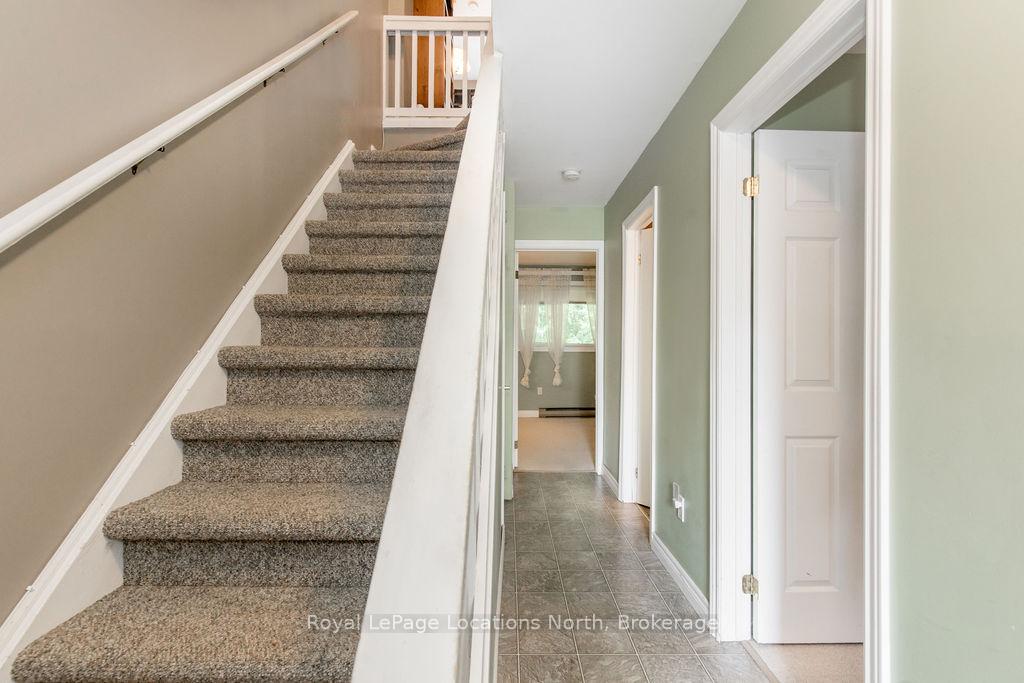 Photo 7 of 162 Escarpment Crescent, Collingwood — HOMEH