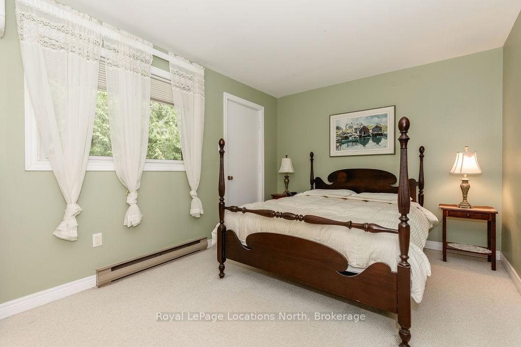 Photo 8 of 162 Escarpment Crescent, Collingwood — HOMEH