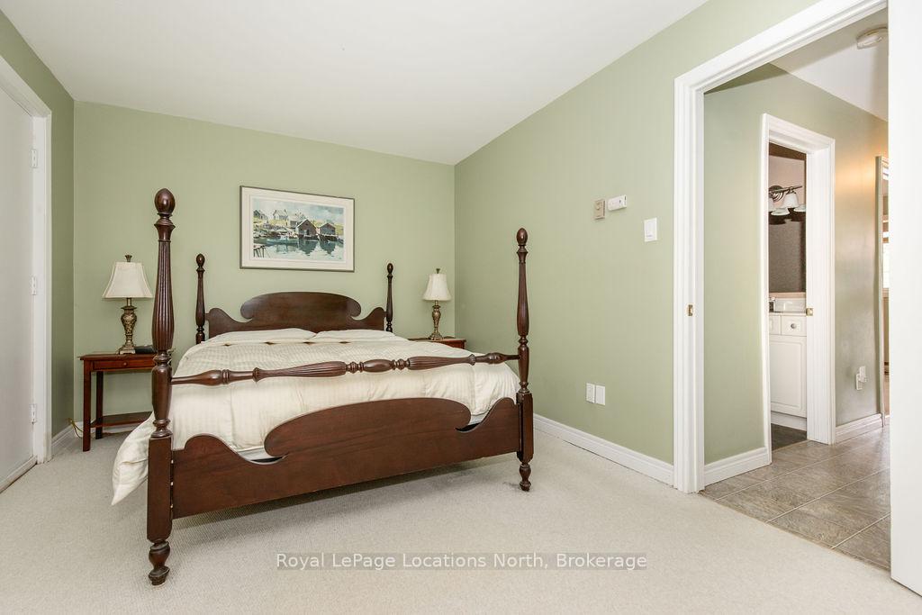 Photo 9 of 162 Escarpment Crescent, Collingwood — HOMEH