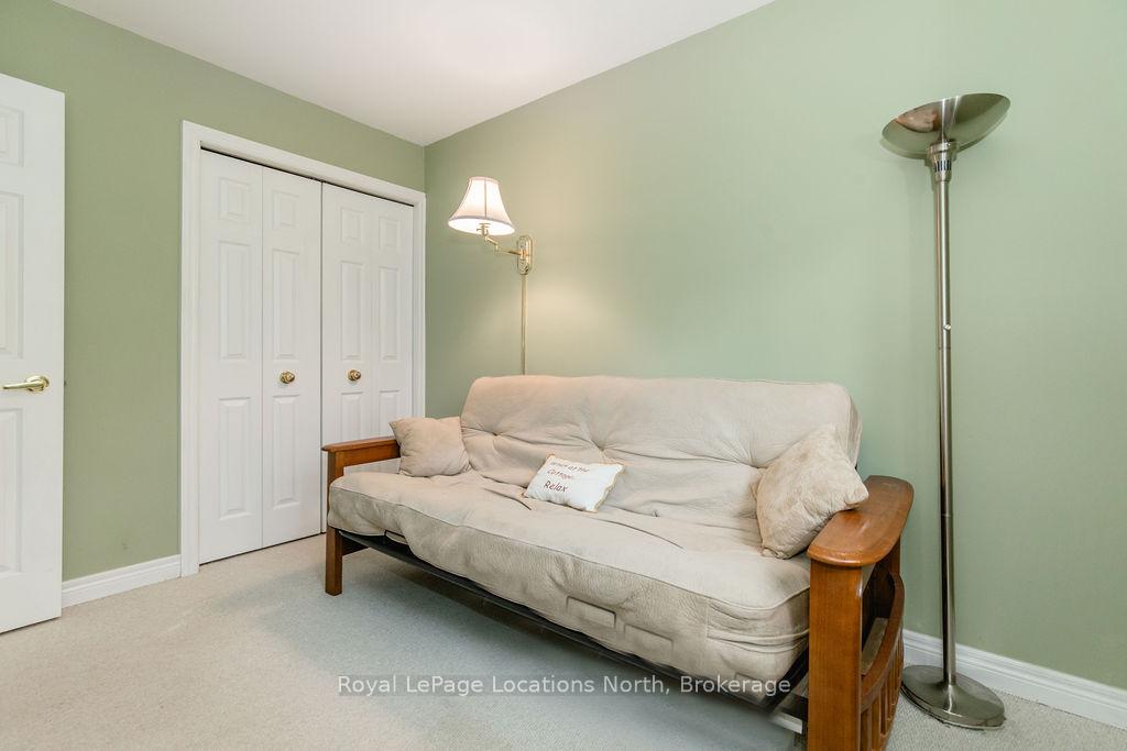 Photo 13 of 162 Escarpment Crescent, Collingwood — HOMEH