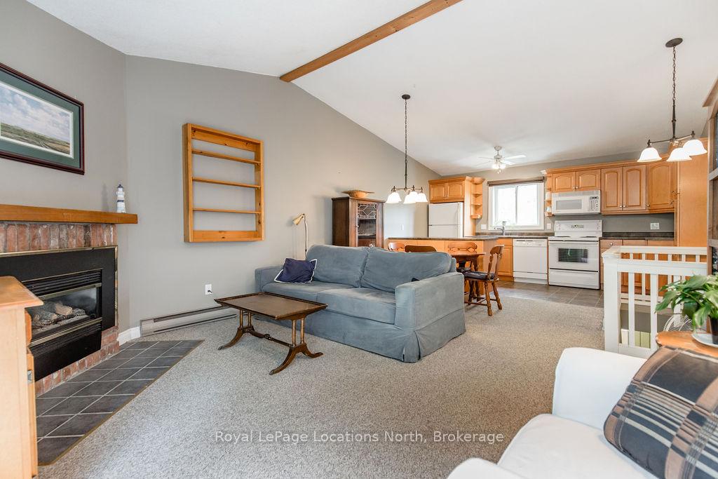 Photo 16 of 162 Escarpment Crescent, Collingwood — HOMEH