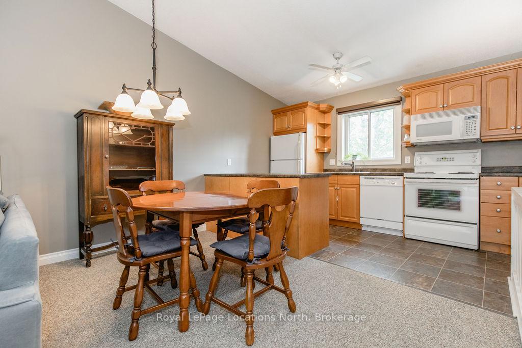 Photo 24 of 162 Escarpment Crescent, Collingwood — HOMEH