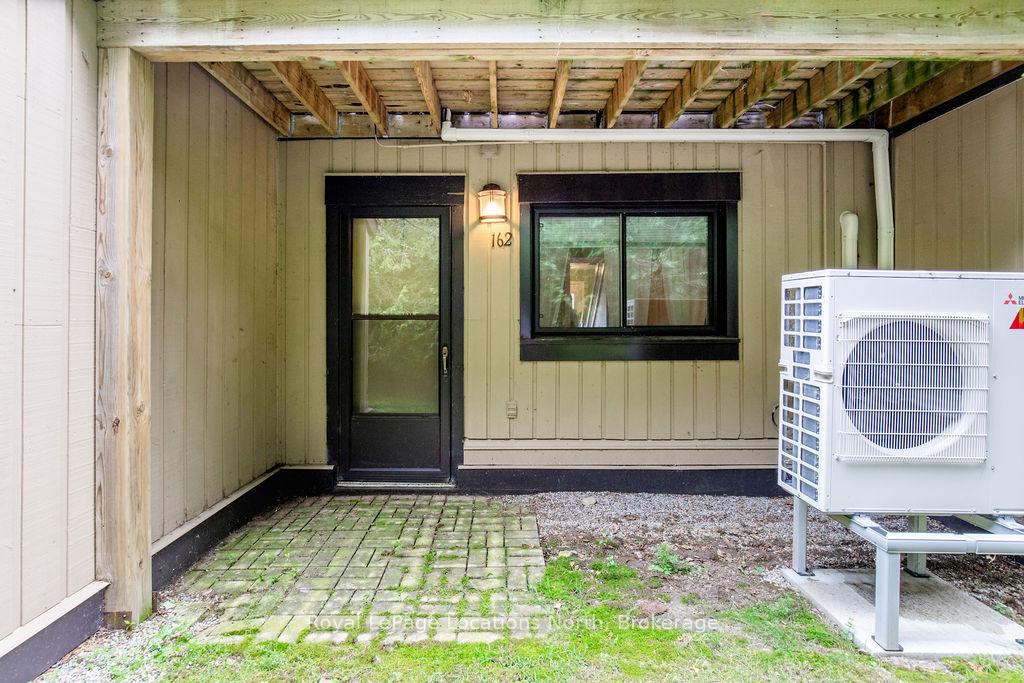 Photo 30 of 162 Escarpment Crescent, Collingwood — HOMEH