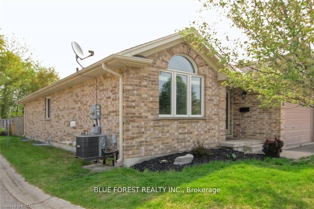 Photo 2 of Unit 35, 375 Scott Street, Strathroy-Caradoc, SE — HOMEH