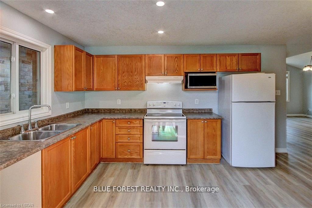 Photo 12 of Unit 35, 375 Scott Street, Strathroy-Caradoc, SE — HOMEH