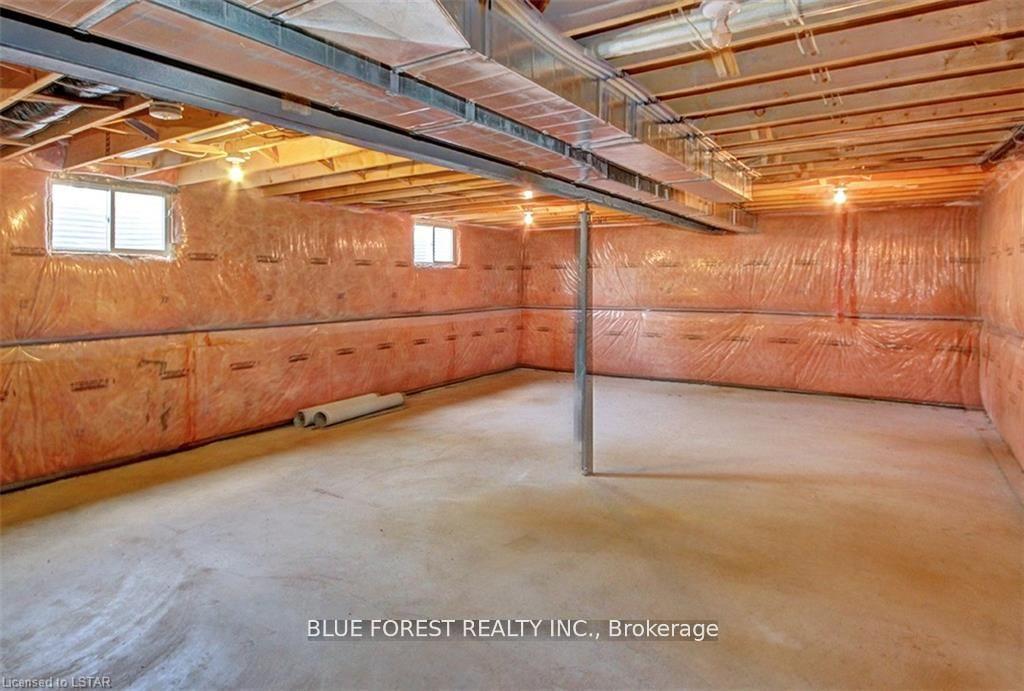 Photo 17 of Unit 35, 375 Scott Street, Strathroy-Caradoc, SE — HOMEH