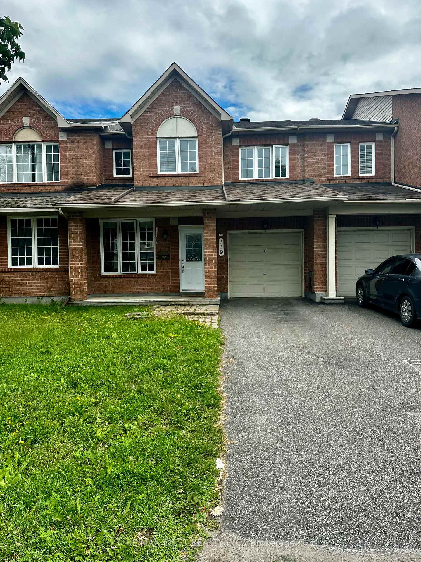 Front of 119 Deerfox Drive