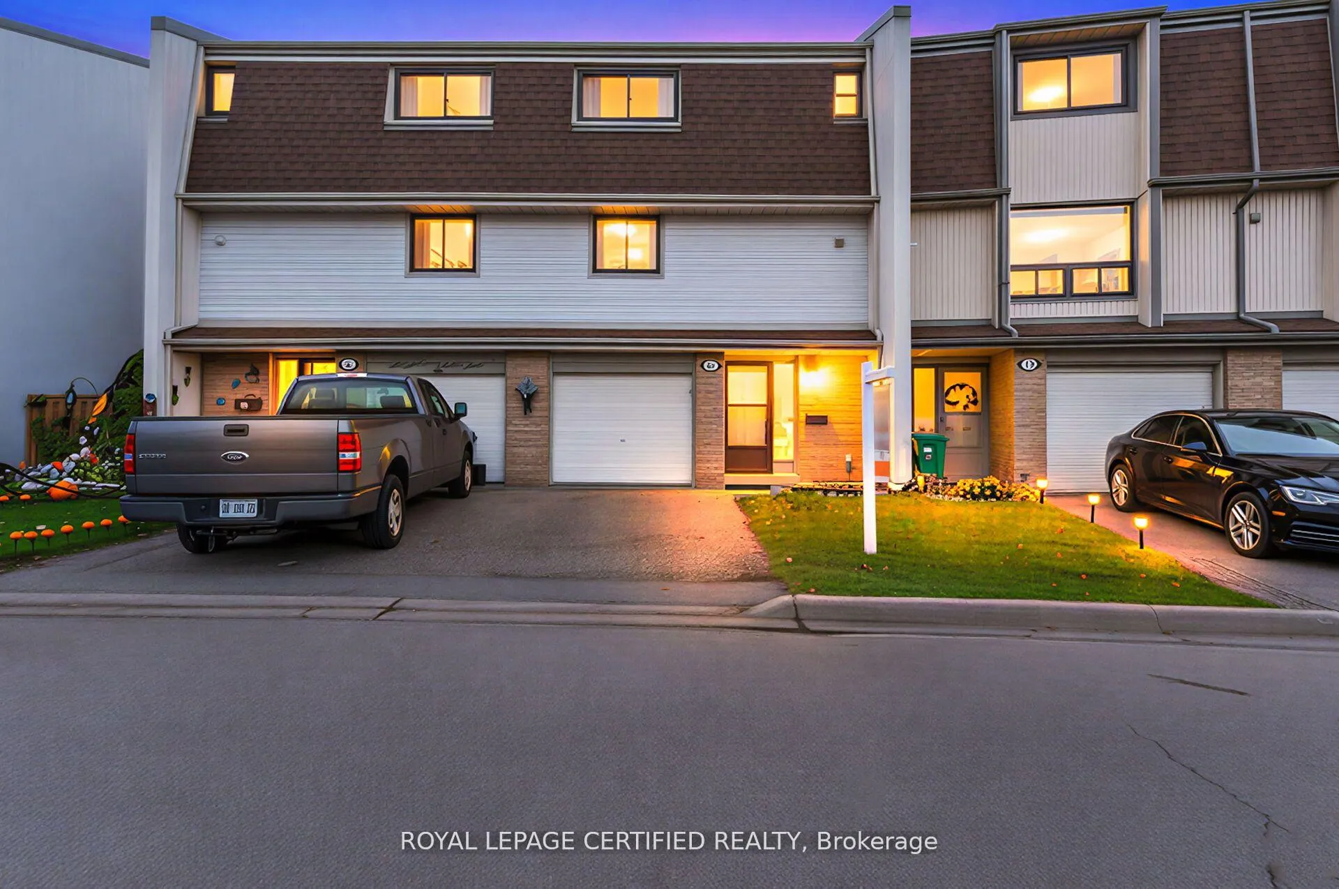Photo 2 of 41 Ashton Crescent, Brampton, Central Park — HOMEH