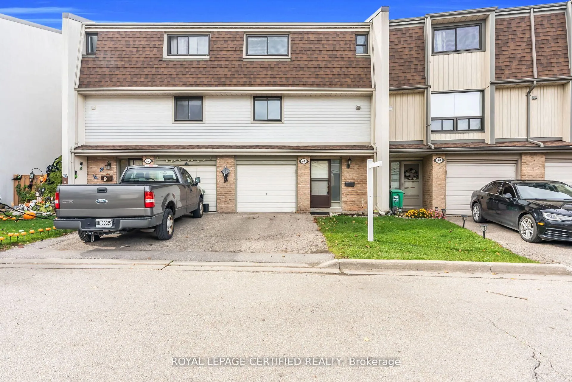Photo 3 of 41 Ashton Crescent, Brampton, Central Park — HOMEH