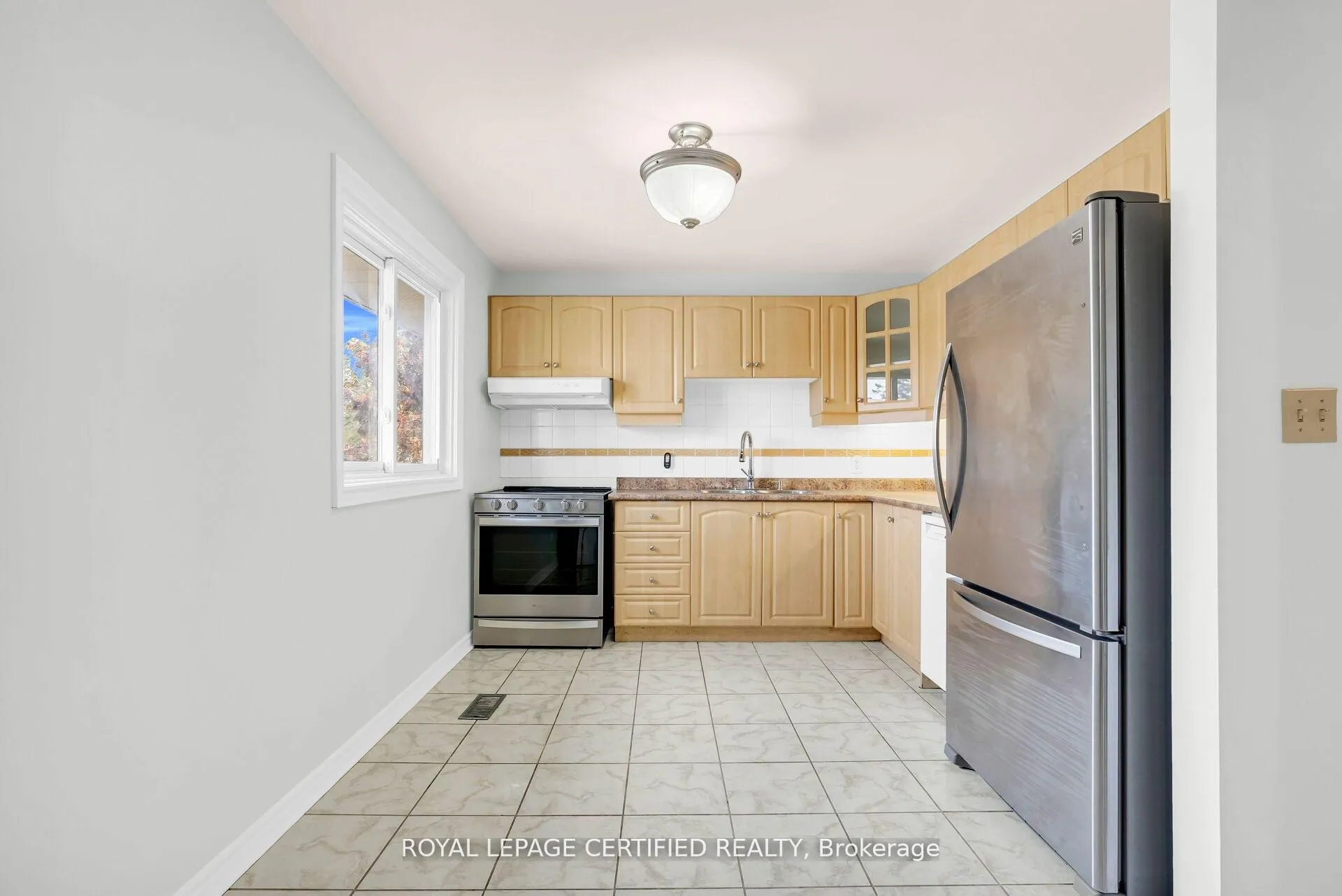 Photo 26 of 41 Ashton Crescent, Brampton, Central Park — HOMEH