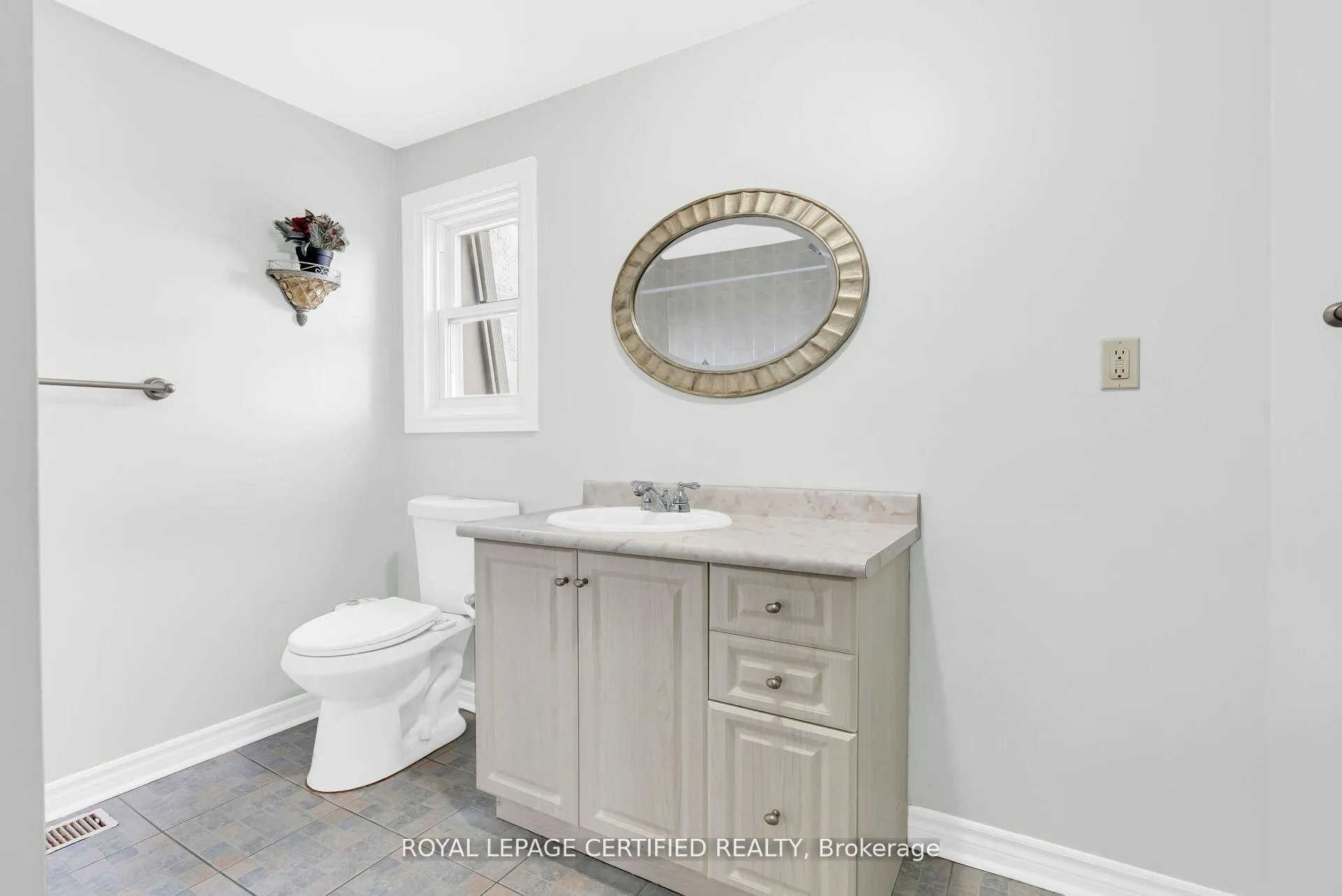 Photo 40 of 41 Ashton Crescent, Brampton, Central Park — HOMEH