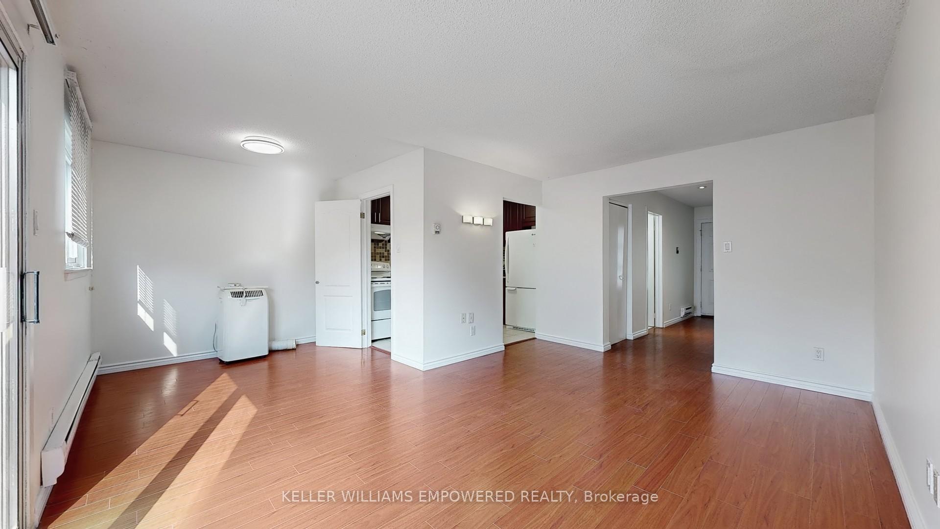 Photo 4 of 19 Harper Way, Markham, Aileen-Willowbrook — HOMEH