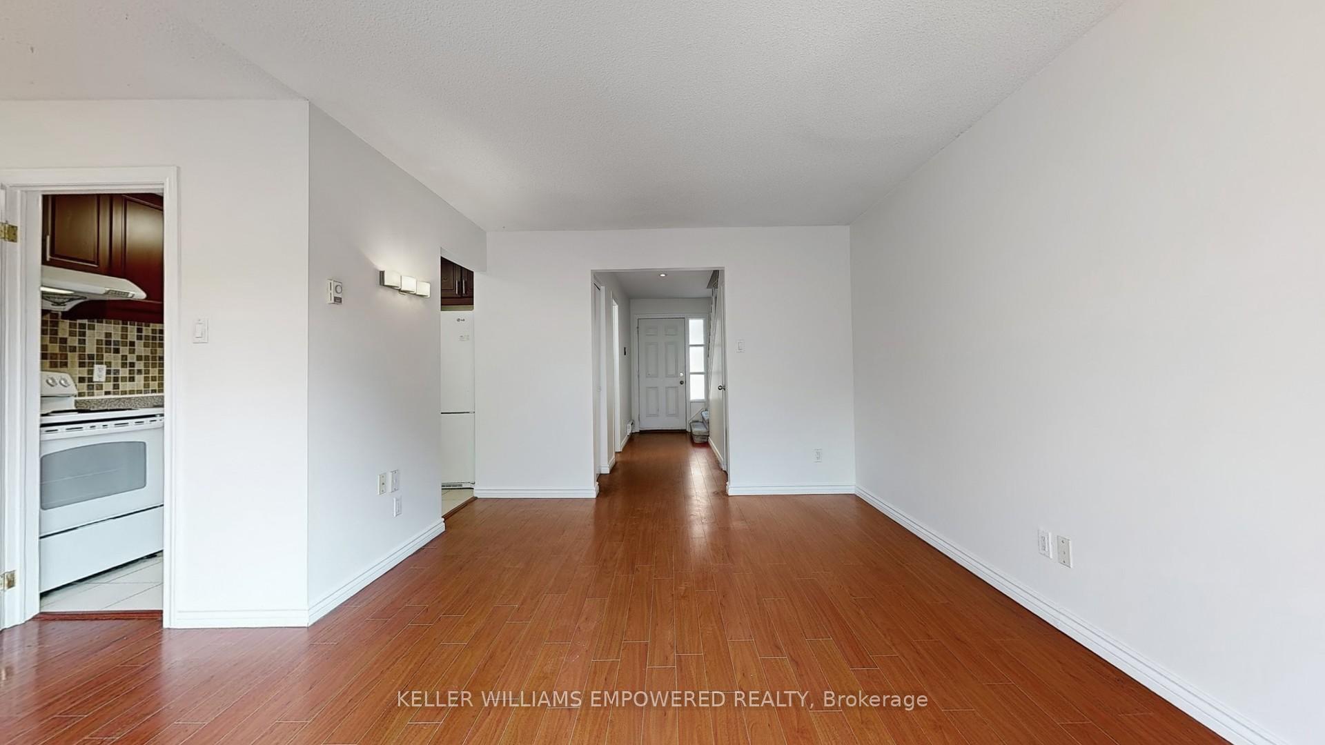 Photo 5 of 19 Harper Way, Markham, Aileen-Willowbrook — HOMEH
