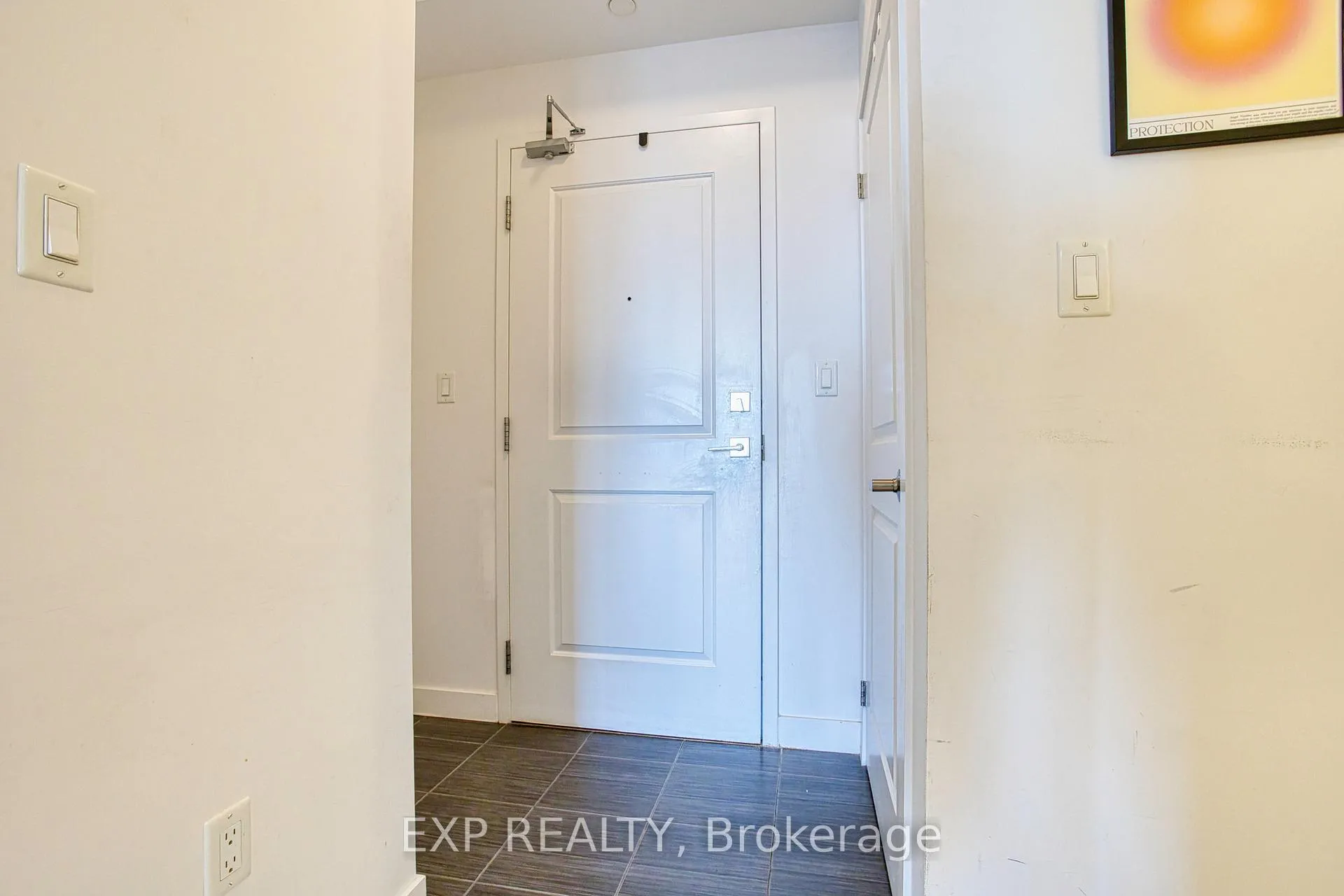 Photo 3 of Unit 130, 35 Southshore Crescent, Hamilton, Lakeshore — HOMEH