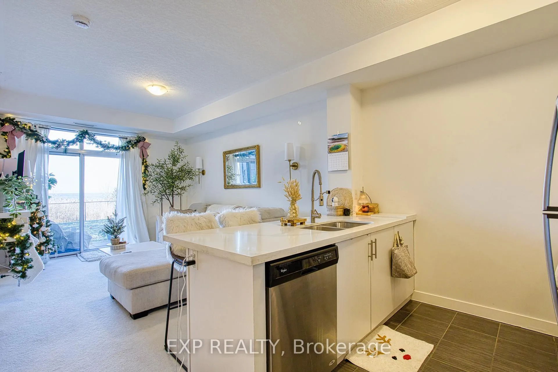 Photo 5 of Unit 130, 35 Southshore Crescent, Hamilton, Lakeshore — HOMEH