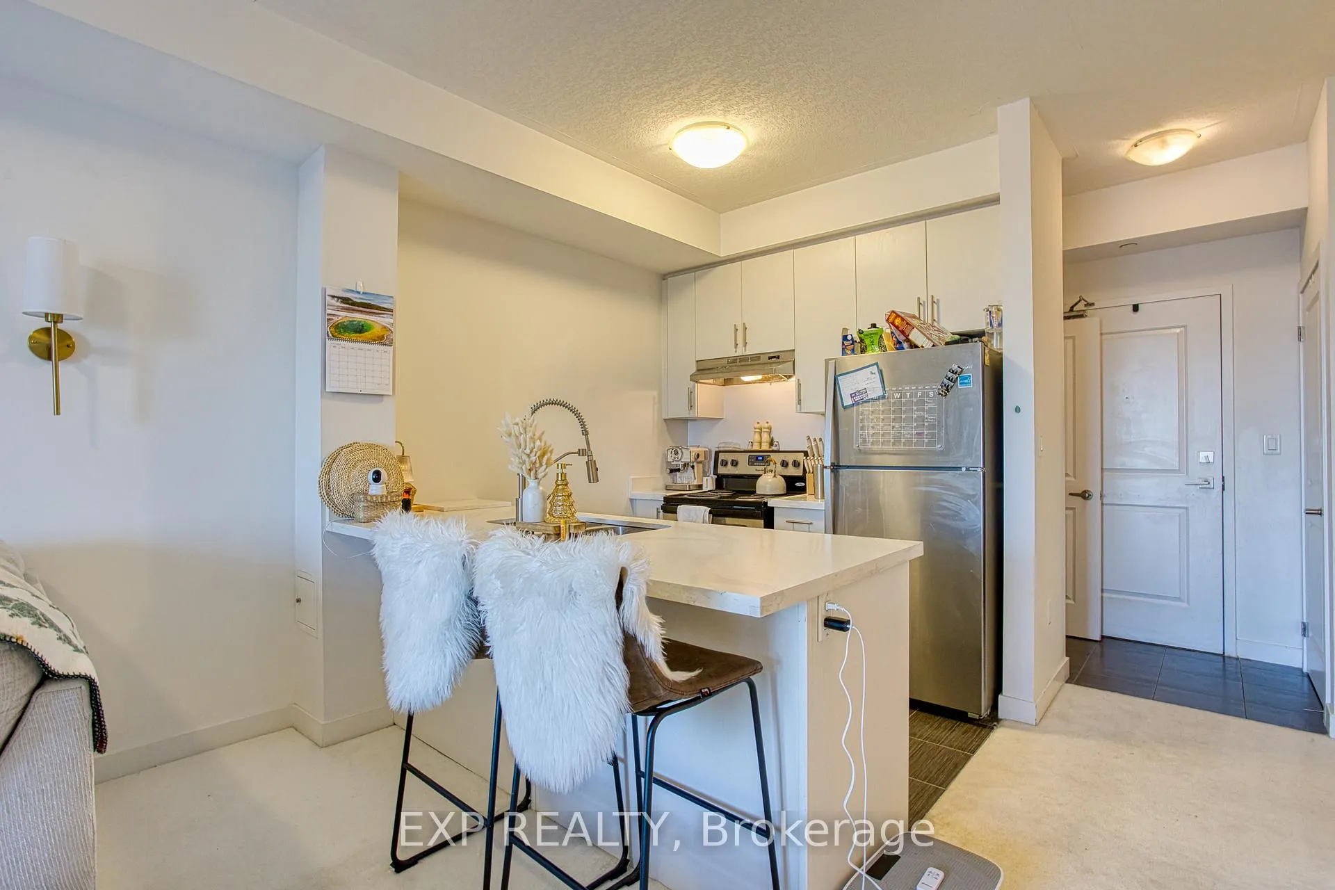 Photo 6 of Unit 130, 35 Southshore Crescent, Hamilton, Lakeshore — HOMEH