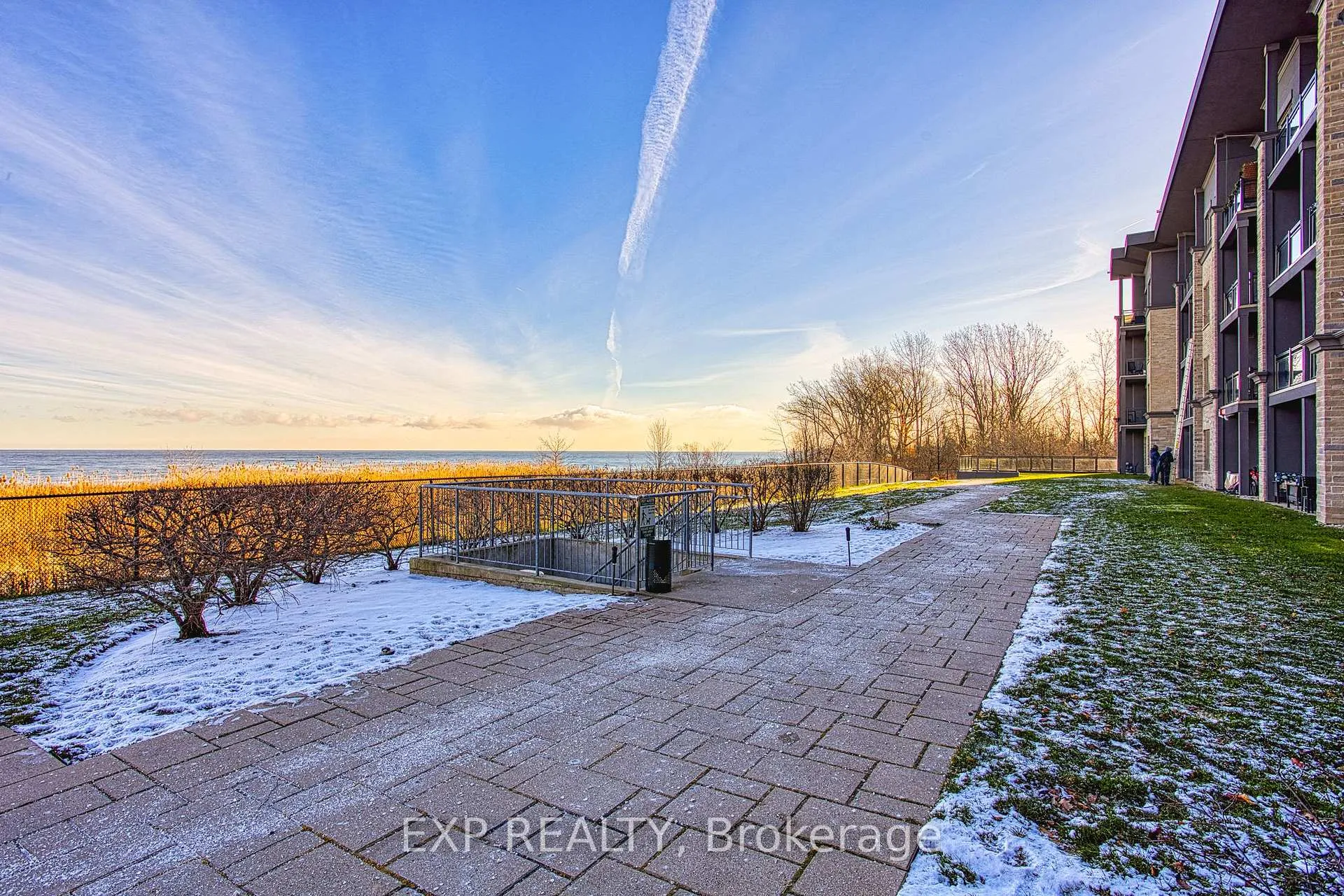 Photo 15 of Unit 130, 35 Southshore Crescent, Hamilton, Lakeshore — HOMEH