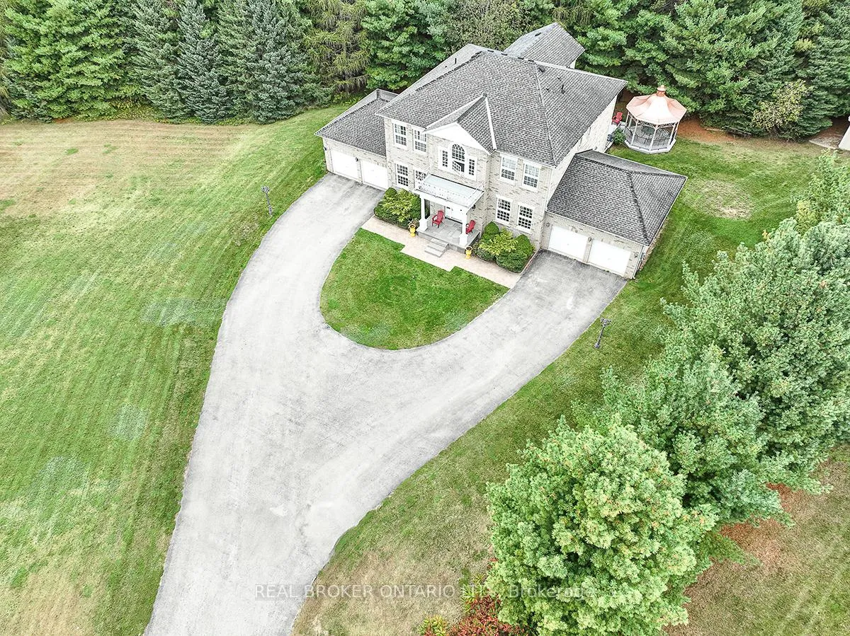 Photo 3 of 10 Costner Place, Caledon, Palgrave — HOMEH