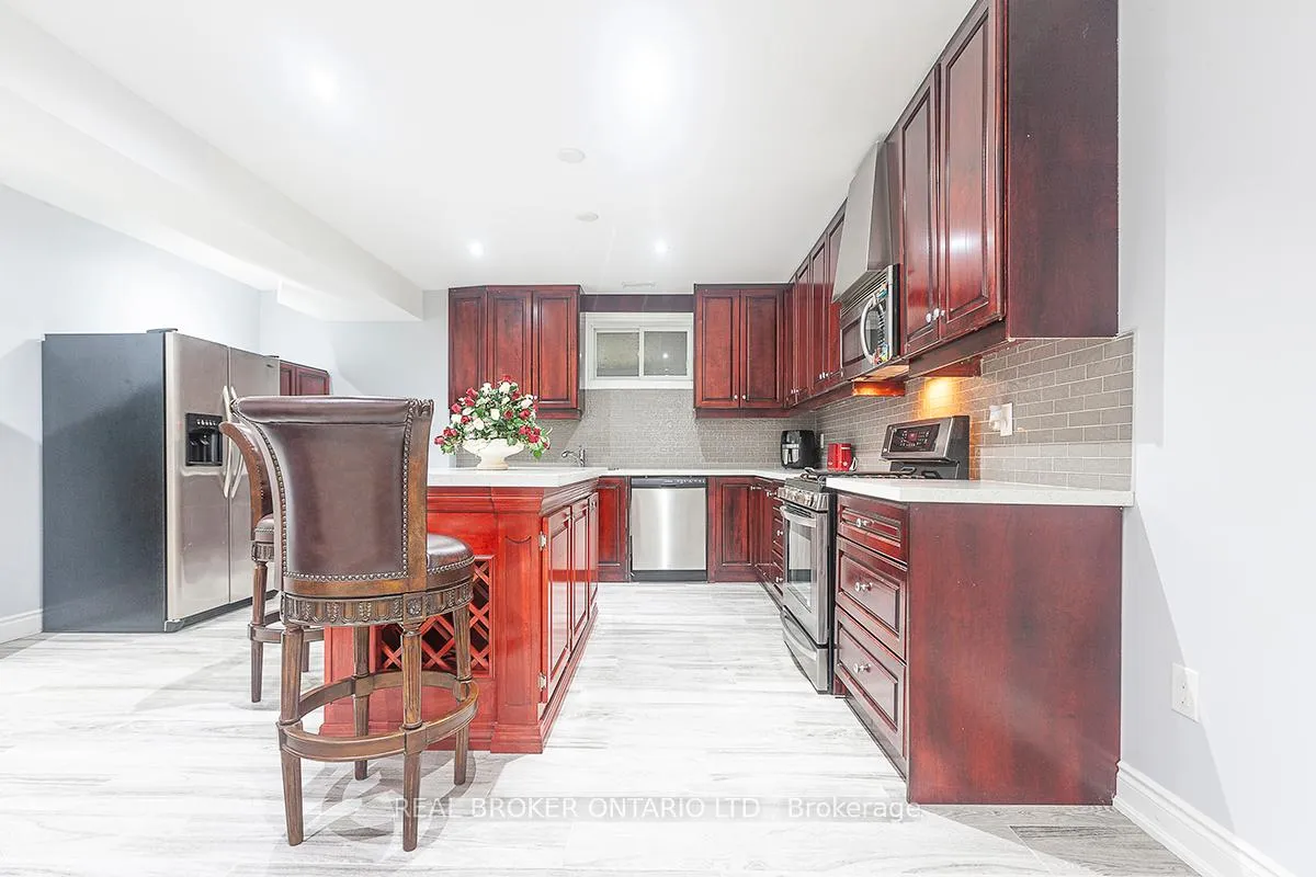 Photo 34 of 10 Costner Place, Caledon, Palgrave — HOMEH