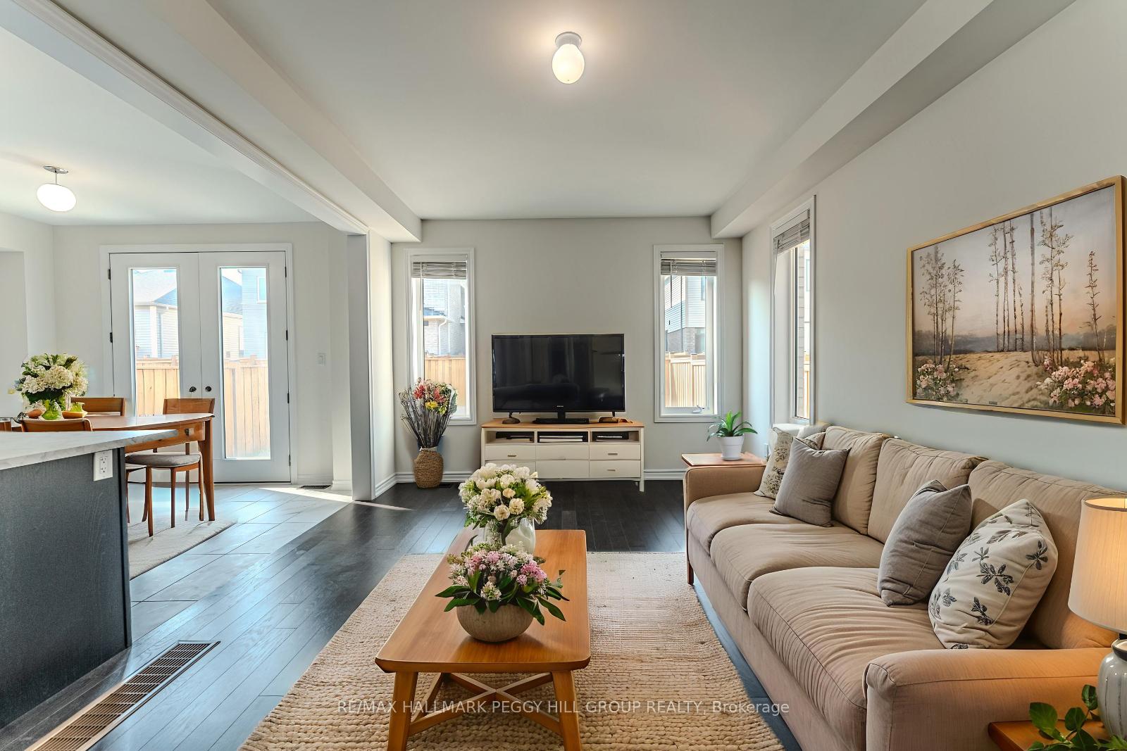 Photo 2 of 152 Nottingham Road, Barrie, Rural Barrie Southeast — HOMEH