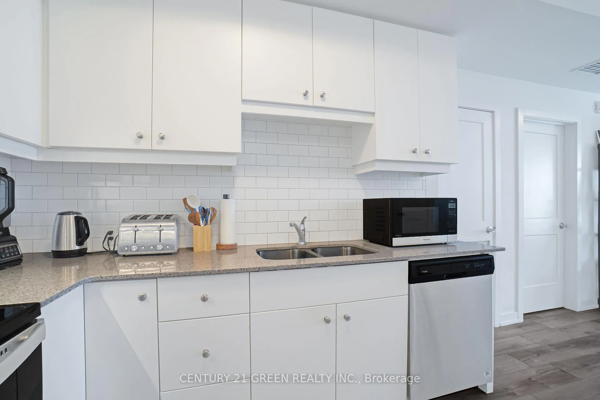Photo 8 of Unit 407, 255 Northfield Drive E, Waterloo — HOMEH