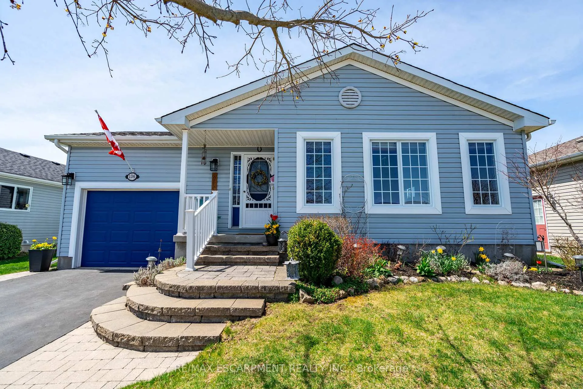 Photo 2 of 136 Glenariff Drive, Hamilton, Rural Flamborough — HOMEH