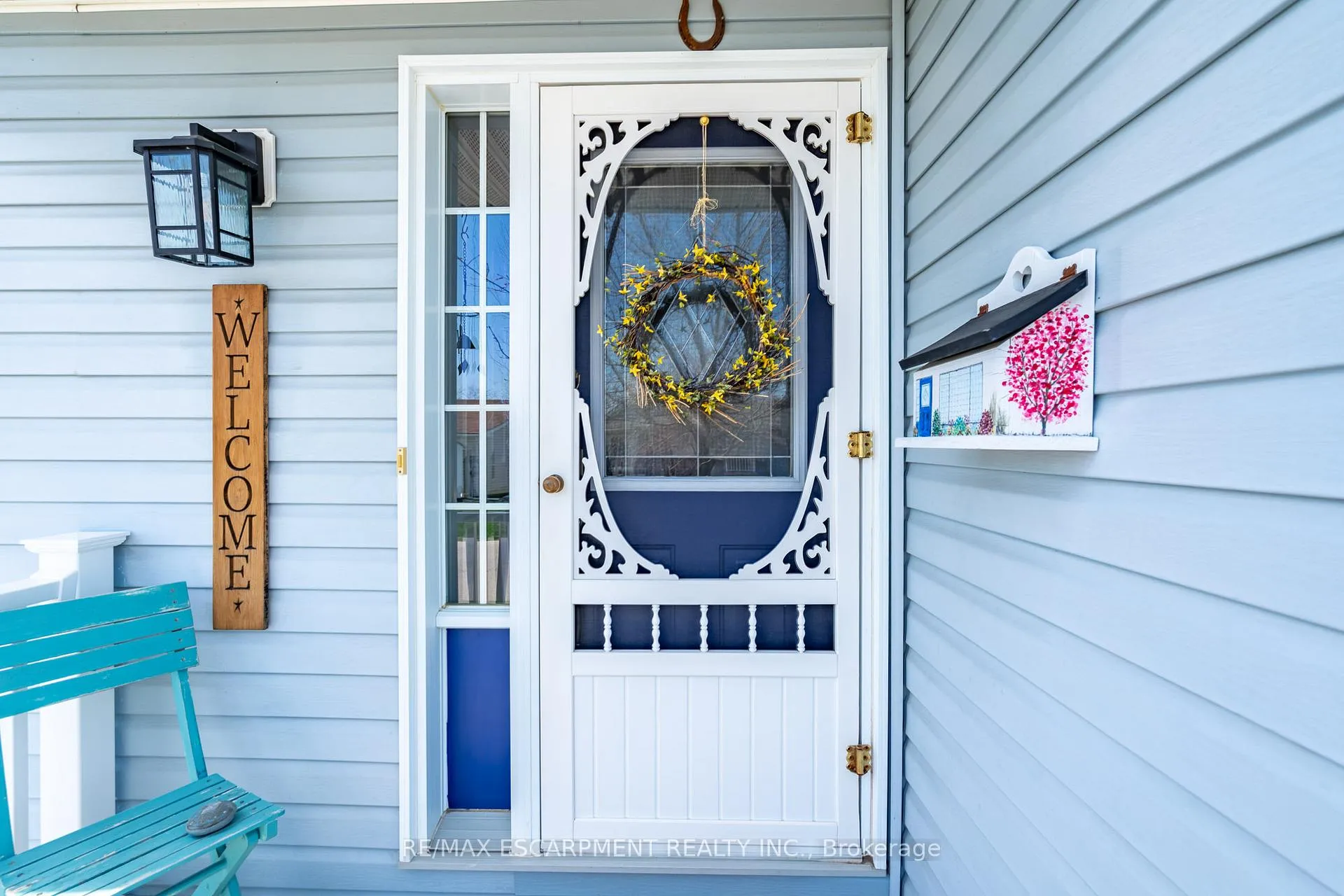 Photo 3 of 136 Glenariff Drive, Hamilton, Rural Flamborough — HOMEH