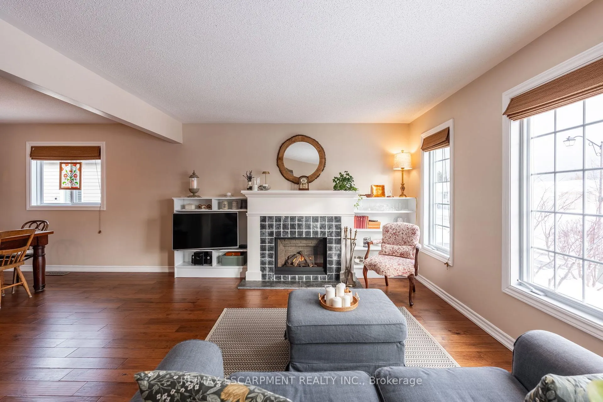 Photo 5 of 136 Glenariff Drive, Hamilton, Rural Flamborough — HOMEH