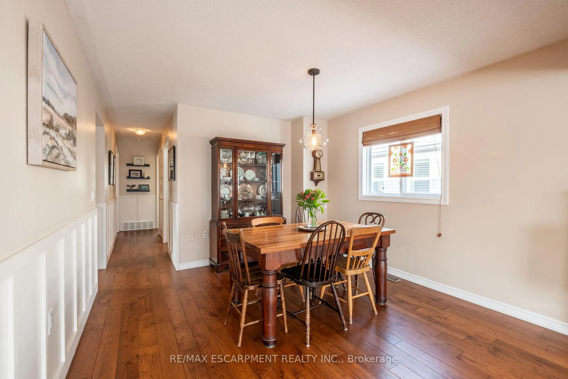 Photo 10 of 136 Glenariff Drive, Hamilton, Rural Flamborough — HOMEH
