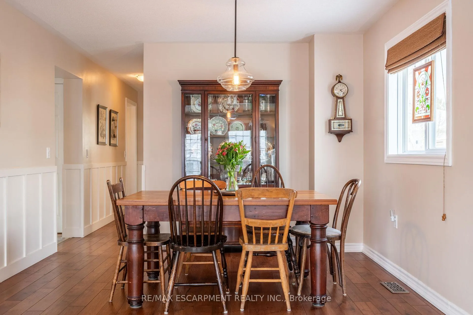 Photo 11 of 136 Glenariff Drive, Hamilton, Rural Flamborough — HOMEH